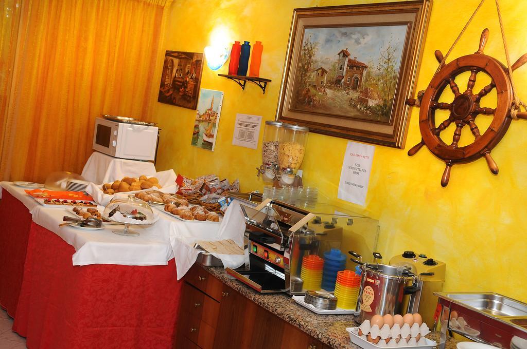 Hotel Fortuna Caorle Esterno foto